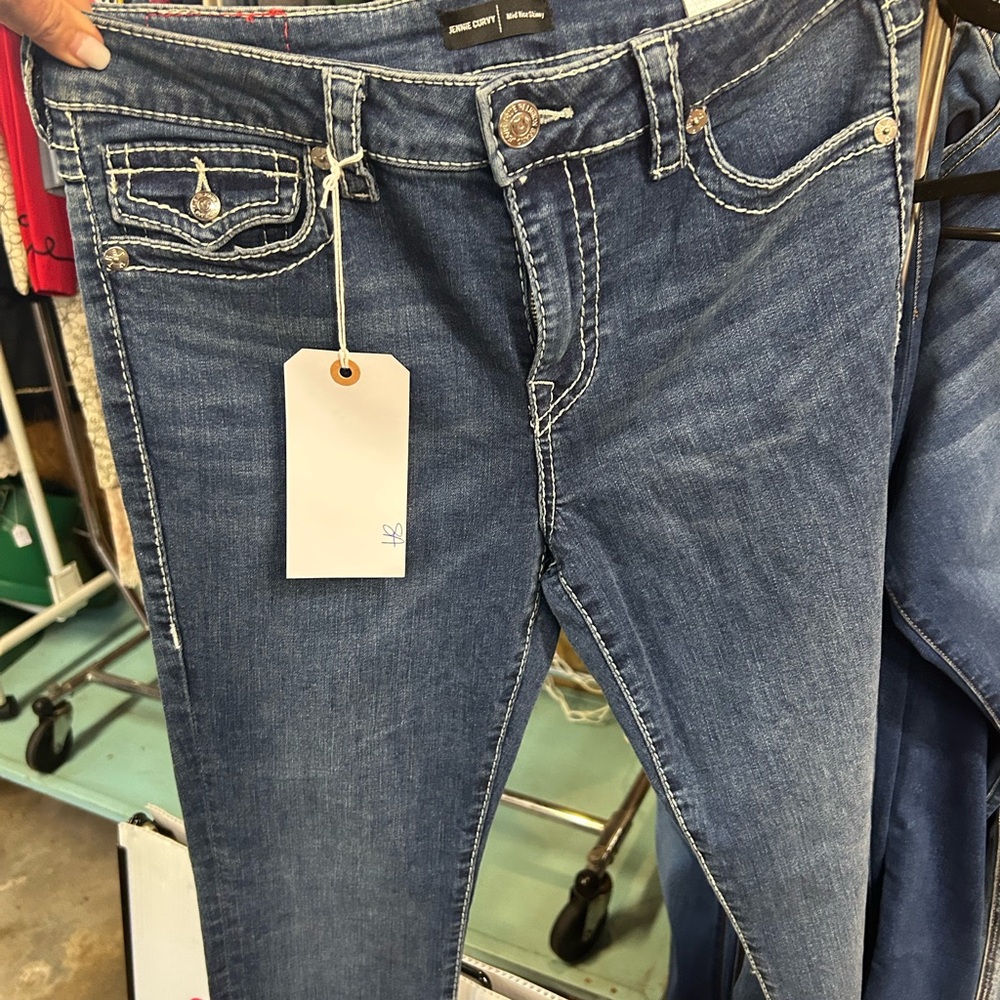 NWT True Religion Women's Blue Skinny Jeans
Jennie Curvy